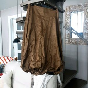 Sarah Pacini elegant khaki-sheen colored skirt